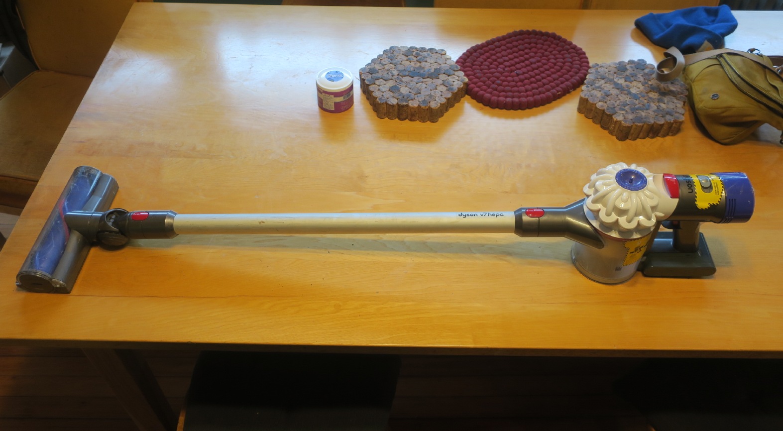 Dyson V7 Dyson V7