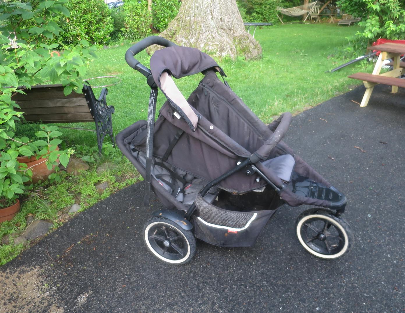 Strollers Phil and Ted Dash